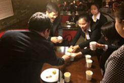 永旺領導與獲得獎學金的學生交流